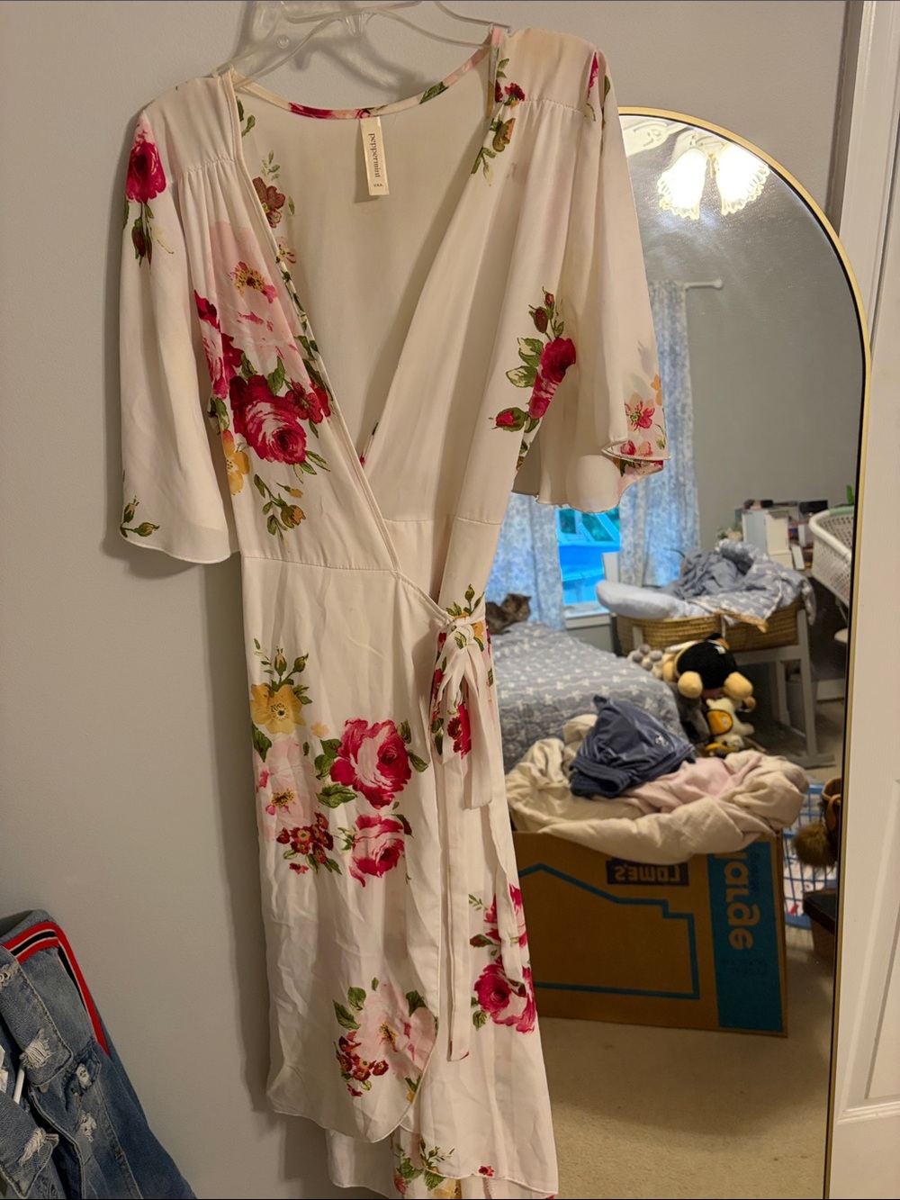 Boutique White Floral Maxi Dress🌸 - Picture 1 of 1